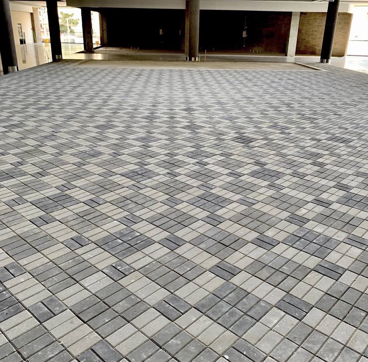 Adoquines en piso comercial