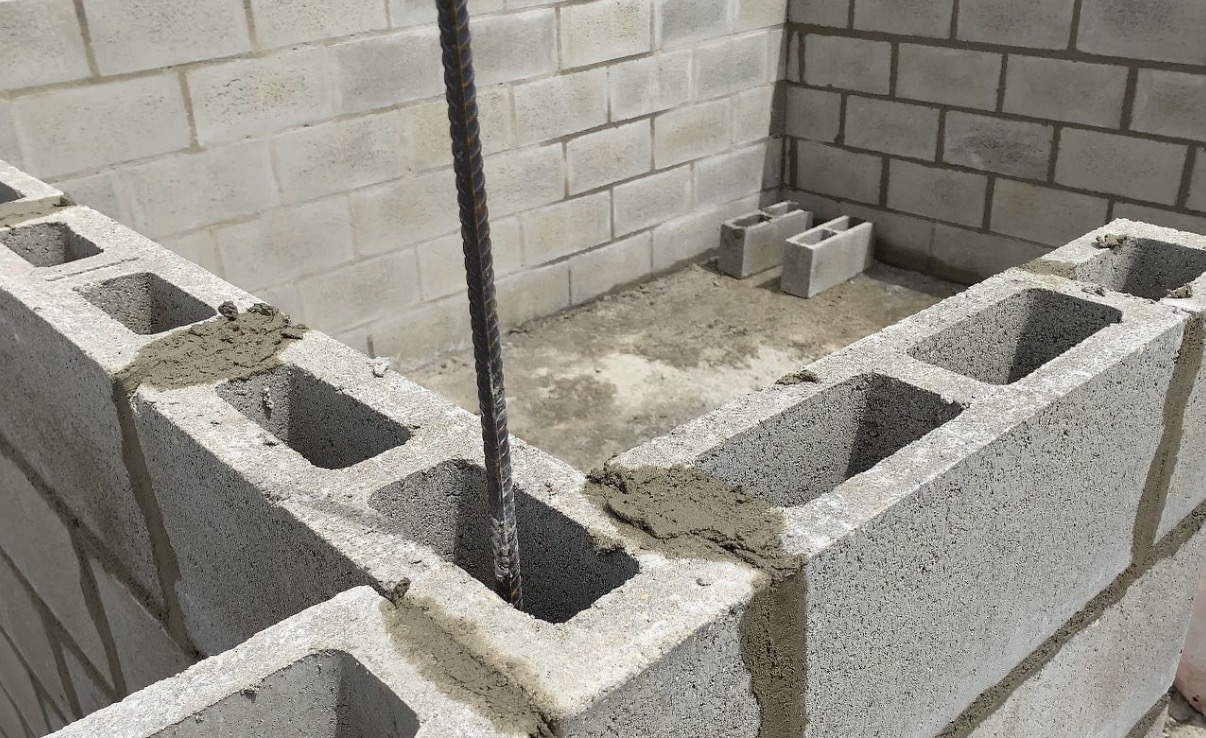 Detalle de bloques con refuerzo