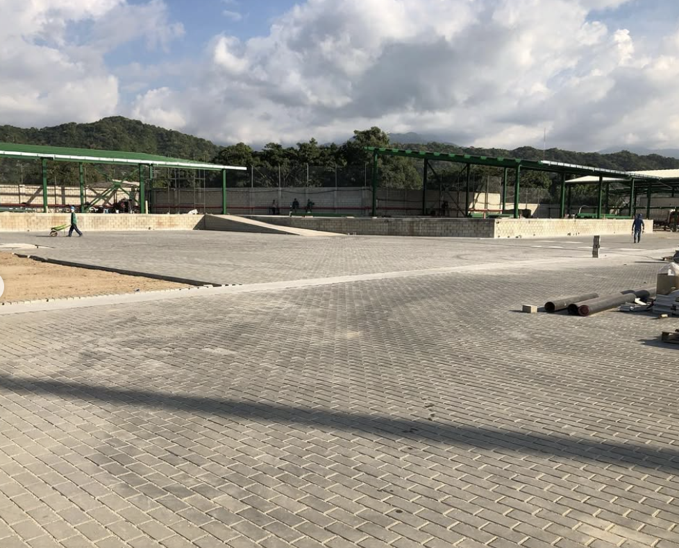 Patio Contenedores Serteba 2